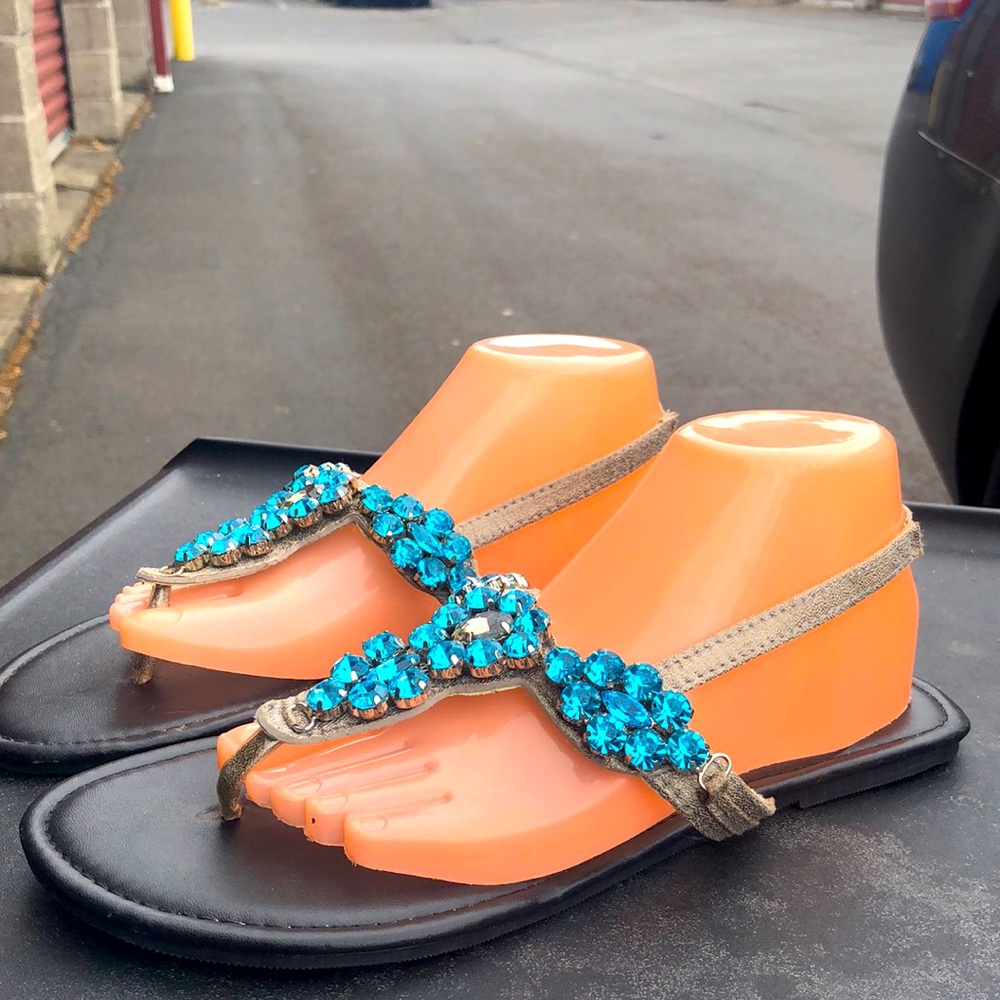 Studio S Women’s Turquoise Rhinestones Beaded  Flat Sandals Size 10.5